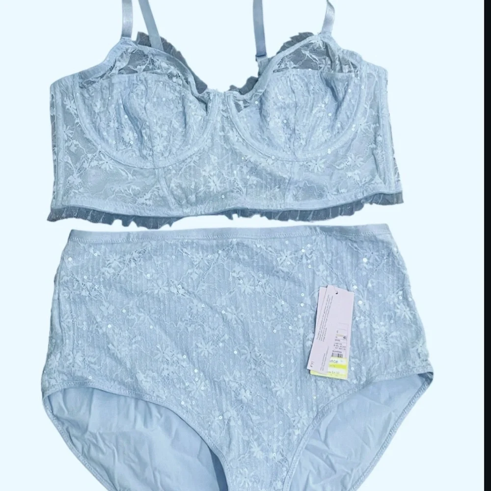 Wild Fable Women's Sequin Lace Corset &‎ Hot Pants Set Light Blue XL
